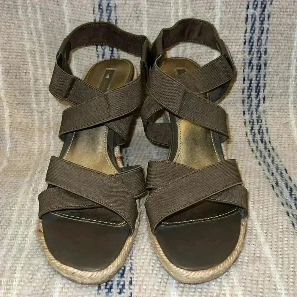Bandolino Wedge Sandles
